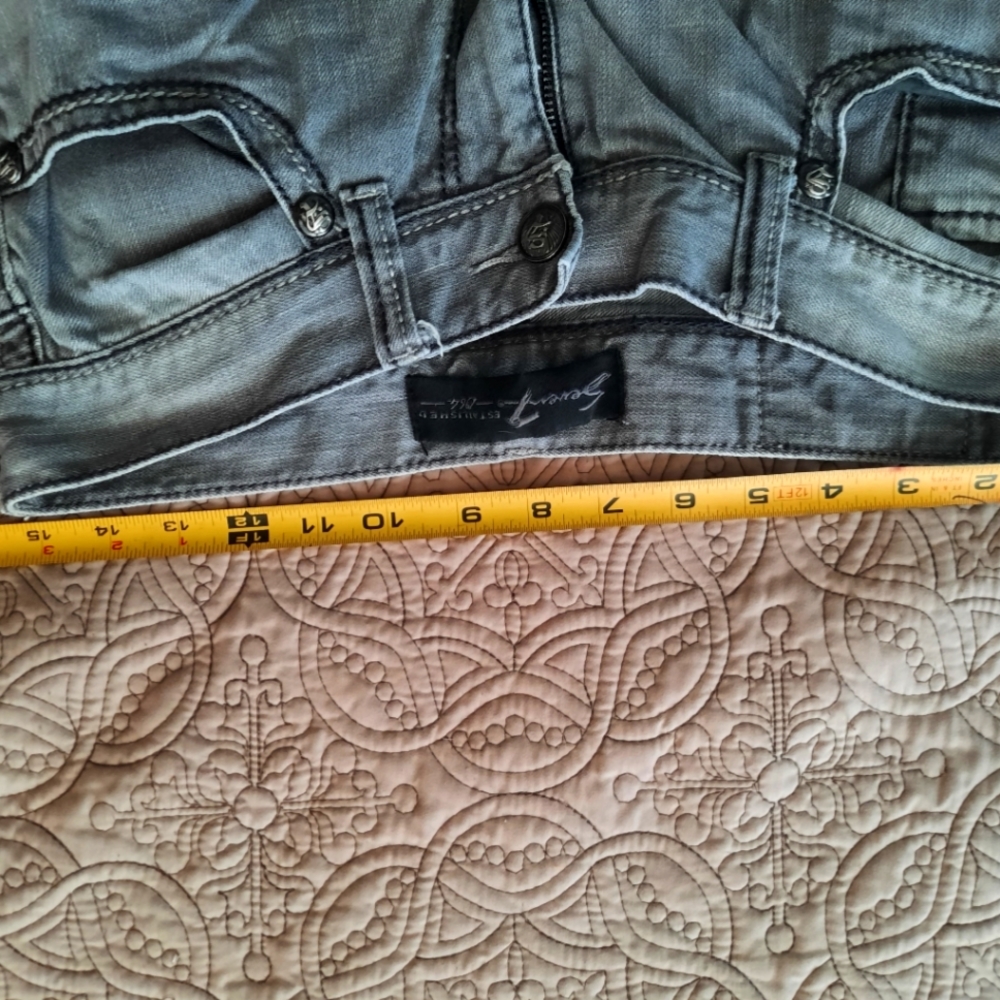 Seven men's boot cut jeans, back pocket button mis